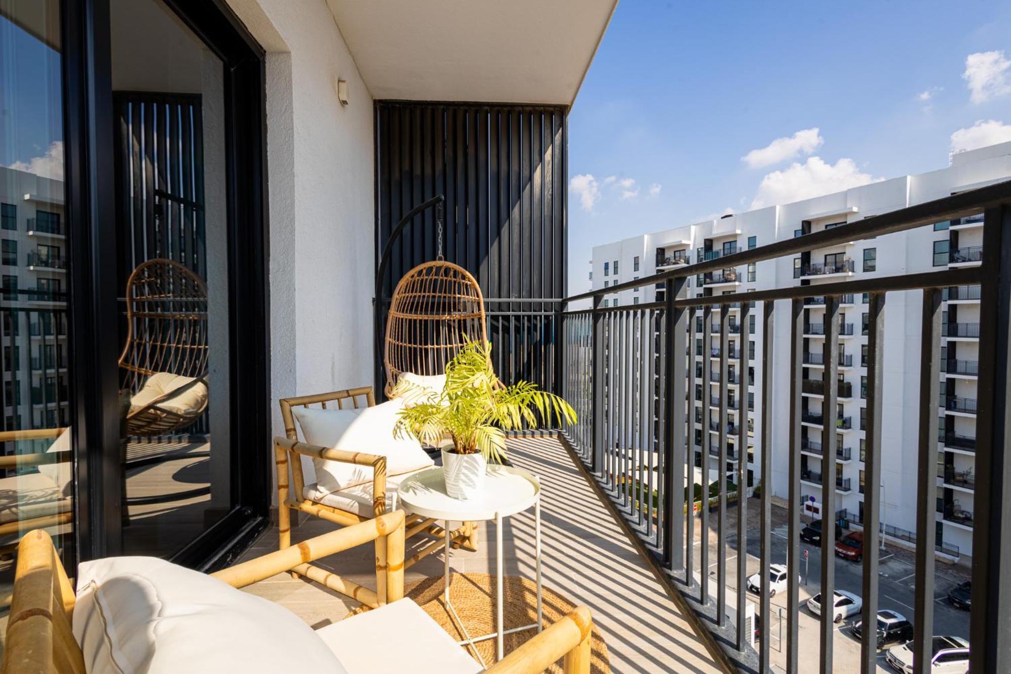 Waters Edge 1Br Retreat By Voyage Apartment อาบูดาบี ภายนอก รูปภาพ